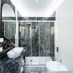 New Luxury Couette-café