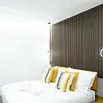 New Luxury Couette-café
