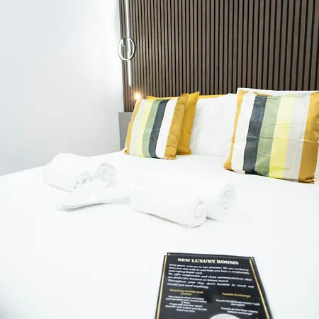 New Luxury Couette-café